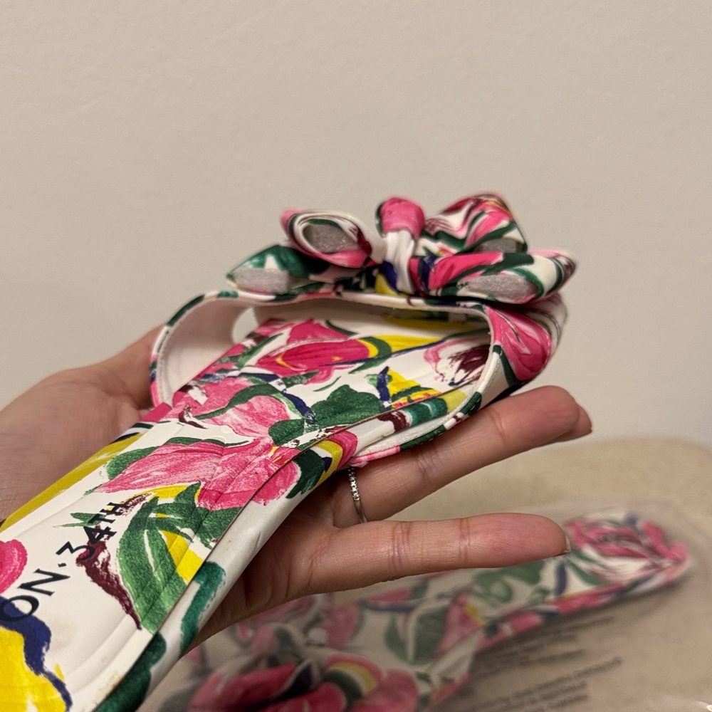 On 34th Bow Sandals with Pink florals size 7.5 - Picture 5 of 9